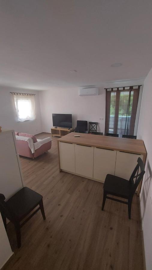 Two bedroom apartment Grebaštica Buitenkant foto