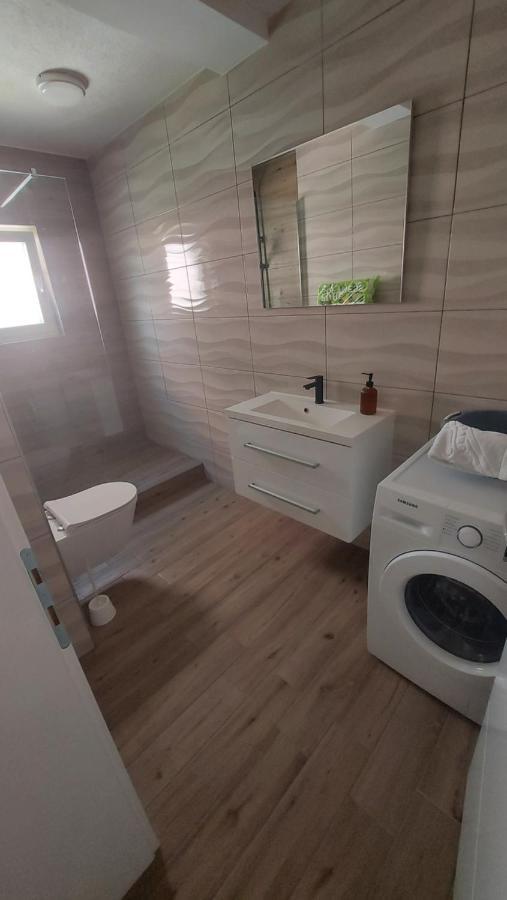 Two bedroom apartment Grebaštica Buitenkant foto