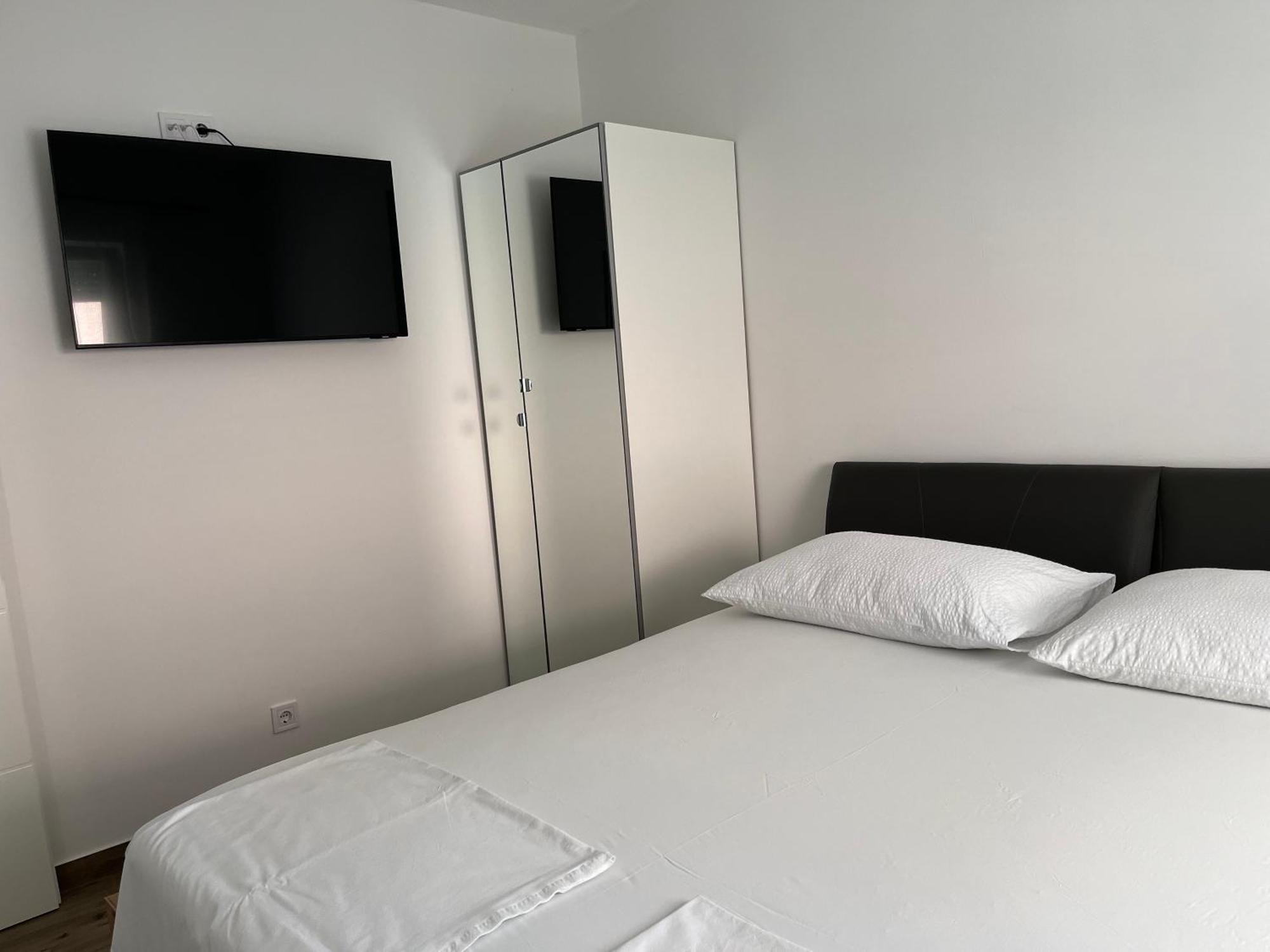 Two bedroom apartment Grebaštica Buitenkant foto